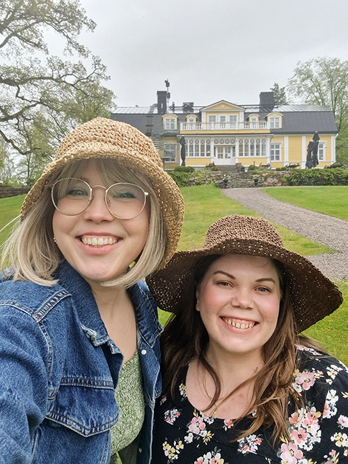 Vilhelmiina Vesterinen - Meeri Karusaari - Markkinoinnin kesäleirit Vilhelmiina Vesterinen - Meeri Karusaari - Markkinoinnin kesäleirit